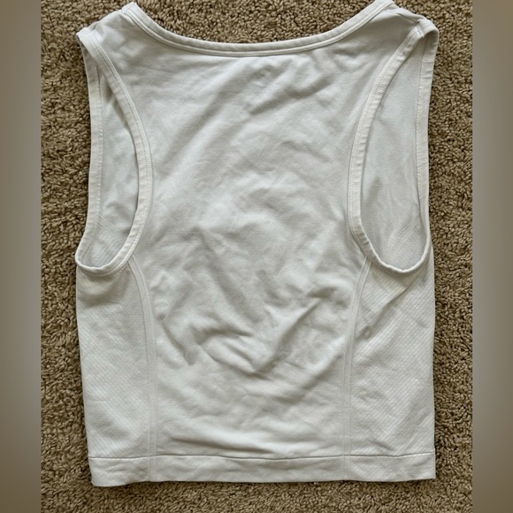 Womens UA Train Seamless Tank - Picture 2 of 3